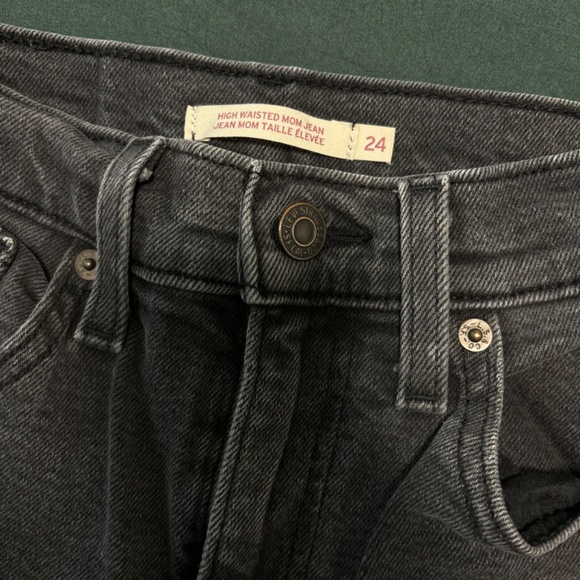 Levi’s mom jeans - Picture 2 of 2